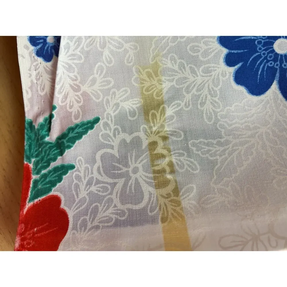 VTG 70s Flower Power Fabric 1.8y Bold White Blue Red Petals Bloom Retro Summer